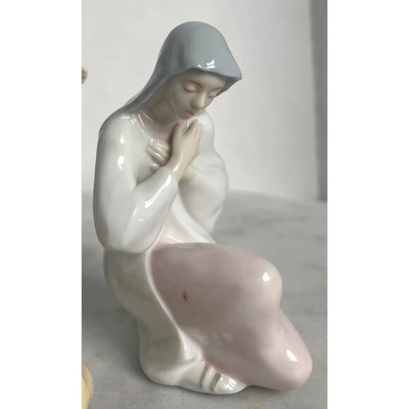 Vintage 3pc Nativity Set In Box The Blessed Family 1992 Avon Fine Collectibles - Picture 3 of 14